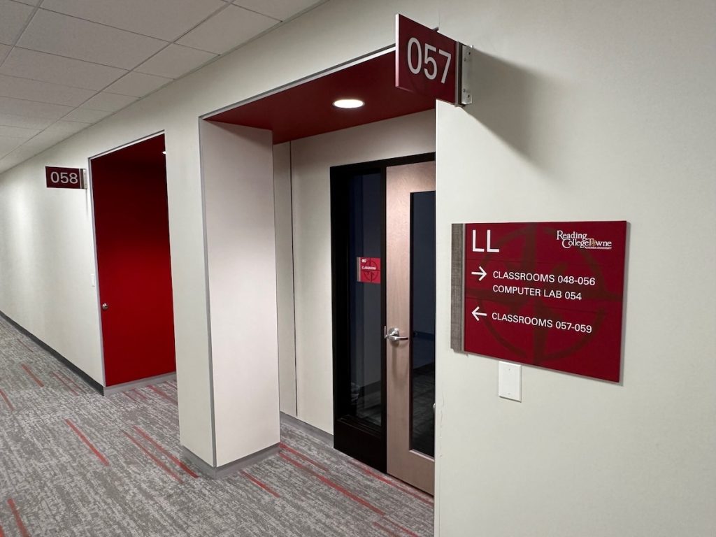 Reading College Towne Alvernia University | L&H Signs